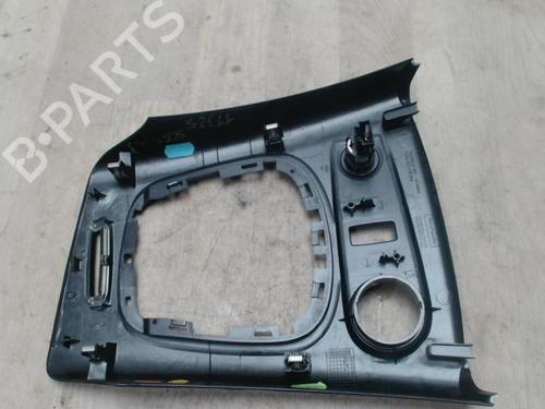 Mittelkonsole RENAULT SCÉNIC III (JZ0/1_) 1.5 dCi (110 hp) 31230485