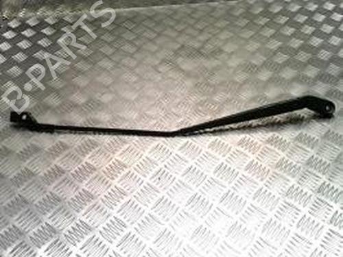 Used Front windshield wiper arm VW POLO (9N_, 9A_) 1.2 12V (64 hp) 25840972