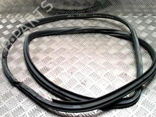 Used Rubber door seal TOYOTA RAV 4 III (_A3_) 2.2 D 4WD (ALA30_, ALA30R) (150 hp) 31829315
