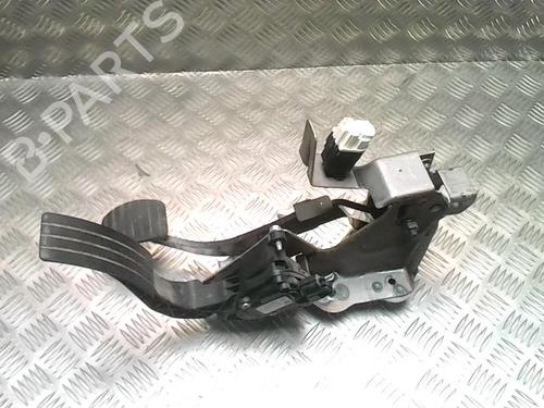 Used Pedal RENAULT CAPTUR I (J5_, H5_) 1.5 dCi 90 (J5N4, J5M5, J5MW, J5M6, J5AL, J5AJ) (90 hp) 25429568