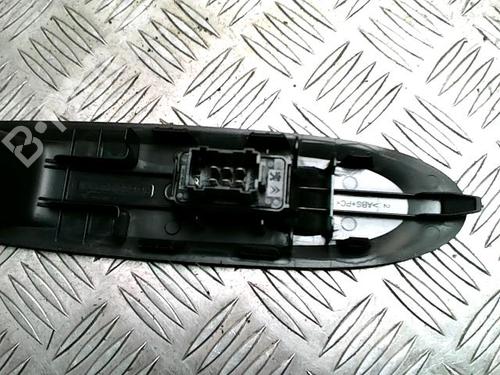 Right front window switch CITROËN DS3 (SA_) 1.6 VTi 120 | BP39494474I26 - Image 4