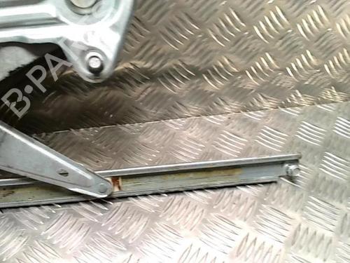 Rudehejsemekanisme Højre foran RENAULT MEGANE III Hatchback (BZ0/1_, B3_) 1.5 dCi (BZ09, BZ0D, BZ1W, BZ29, BZ14) | BP25706534C23 