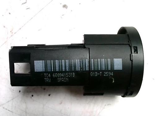 Headlight switch VW POLO IV (9N_, 9A_) 1.4 16V | BP31238915I24