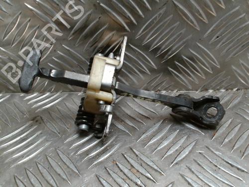 Used Hinge/Door check strap RENAULT TWINGO II (CN0_) 1.2 16V (CN04, CN0B) (75 hp) 31238527