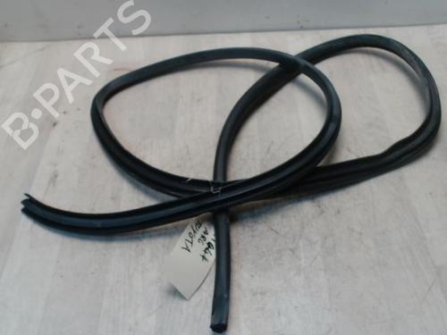 Used Rubber door seal TOYOTA YARIS (_P13_) 1.4 D (NLP130_, NLP130) (90 hp) 27671594
