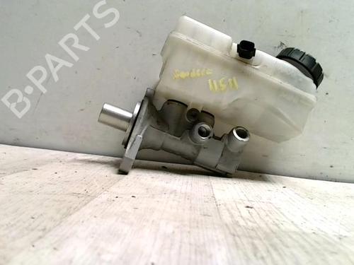 Used Brake master cylinder DACIA SANDERO II 1.5 dCi 75 / Blue dCi 75 (B8JW, B8M4, B8AH, B8M7, B8M6) (75 hp) 25426229