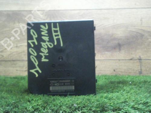 Used Fuse box RENAULT MEGANE III Hatchback (BZ0/1_, B3_) 1.5 dCi (106 hp) 31231108