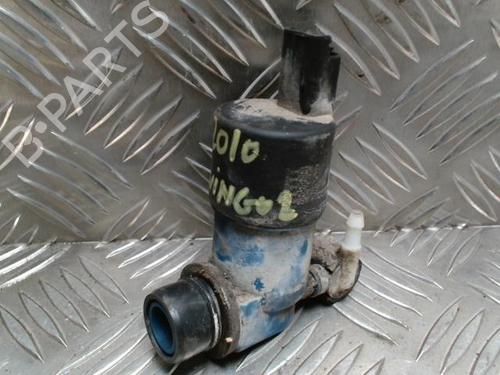 Used Washer pump RENAULT TWINGO II (CN0_) 1.2 16V (CN04, CN0B) (75 hp) 31238496
