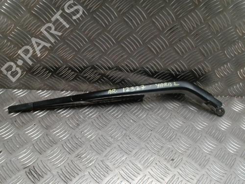 Used Rear windshield wiper arm TOYOTA YARIS (_P9_) 1.4 D-4D (NLP90_, NLP90R) (90 hp) 31263130
