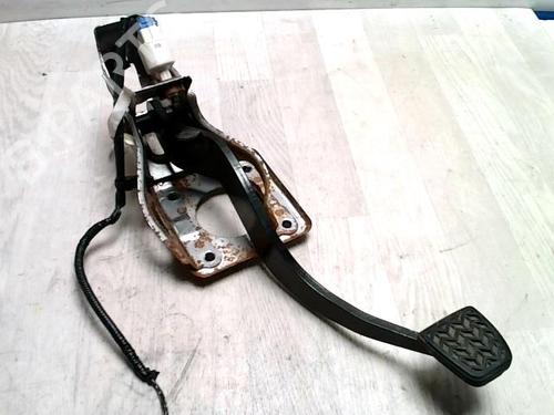 Used Clutch pedal TOYOTA COROLLA Verso (ZER_, ZZE12_, R1_) 2.0 D-4D (CUR10_, CUR10R) (116 hp) 25422048