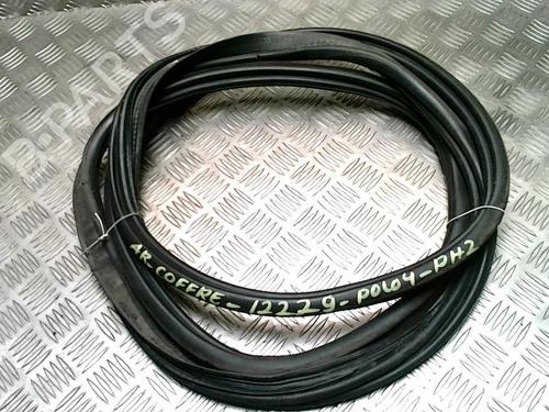 Gummiliste VW POLO IV (9N_, 9A_) 1.4 16V (75 hp) 31133591