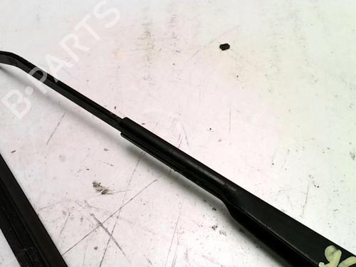 Used Front windshield wiper arm RENAULT CLIO II (BB_, CB_) 1.4 16V (B/CB0P, BB13) (98 hp) 25416431