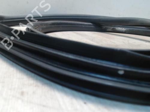 Used Rubber door seal CITROËN C3 II (SC_) 1.4 HDi 70 (SC8HZC, SC8HR0, SC8HP4) (68 hp) 27641948
