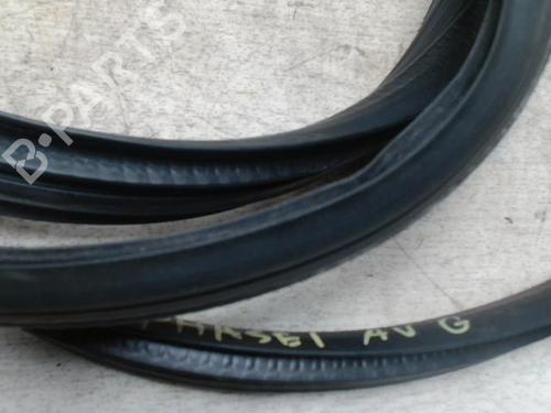 Used Rubber door seal MERCEDES-BENZ M-CLASS (W163) ML 270 CDI (163.113) (163 hp) 28055120