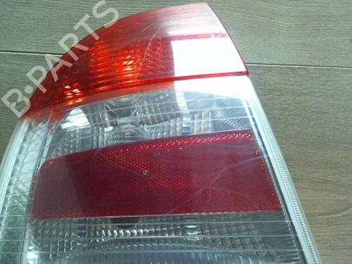 Venstre Baklys SKODA SUPERB I (3U4) 2.0 TDI (140 hp) 31232877