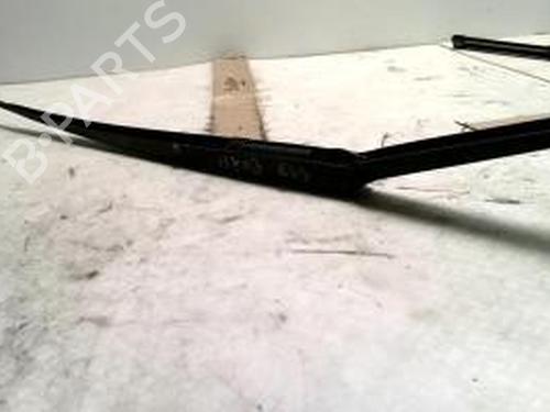 Used Front windshield wiper arm BMW 3 Coupe (E46) 320 Cd (150 hp) 26721527