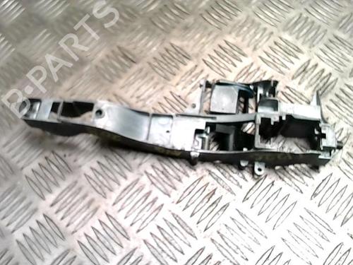 front-left-exterior-door-handle-peugeot-208-i-ca_-cc_-2012-2013-2014-2015-2016-2017-2018-2019-2020-2021-31257394 main image