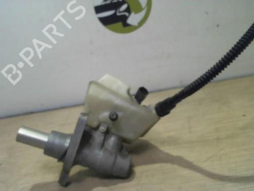 Used Brake master cylinder PEUGEOT 5008 (0U_, 0E_) 1.6 HDi (110 hp) 25388113