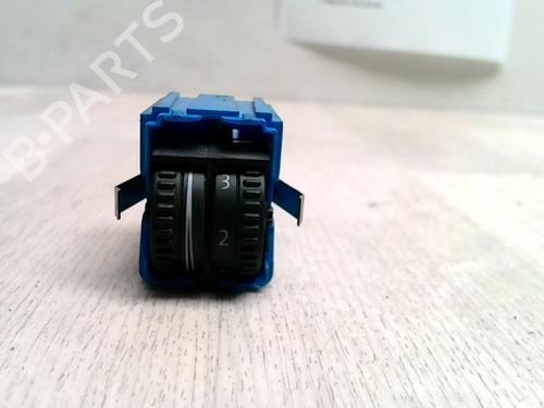 Used Switch VW TIGUAN (5N_) 2.0 TDI (140 hp) 25428139