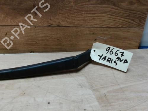 Used Front windshield wiper arm TOYOTA YARIS (_P9_) 1.3 VVT-i (SCP90_, SCP90R) (87 hp) 31238790