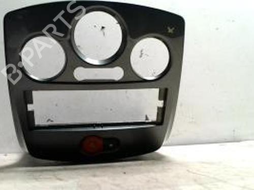 Used Middle console RENAULT CLIO III (BR0/1, CR0/1) 1.5 dCi (BR17, CR17) (86 hp) 25424344