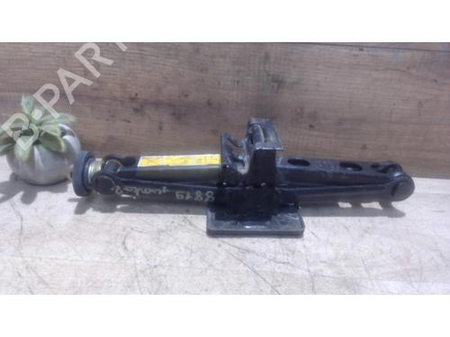 Roue de secours kit FIAT PUNTO (176_) 1.7 TD (71 hp) 25383820