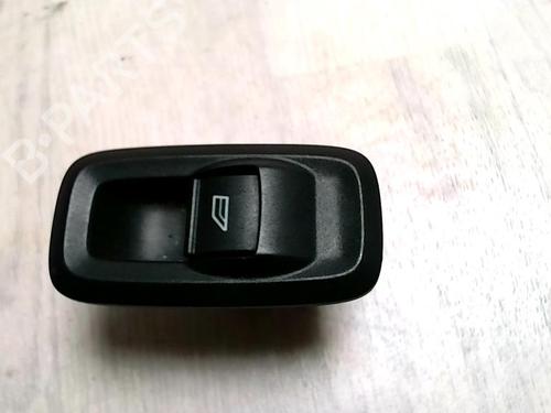 Mando elevalunas delantera derecho FORD FIESTA VI (CB1, CCN) 1.4 TDCi (68 hp) 31225867