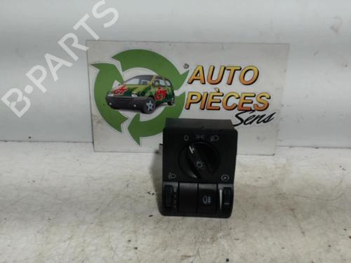 Used Headlight switch OPEL CORSA C (X01) 1.2 (F08, F68) (75 hp) 25398774