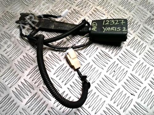 Sikkerhedssele-spænde TOYOTA YARIS (_P9_) 1.4 D-4D (NLP90_, NLP90R) (90 hp) 31332319