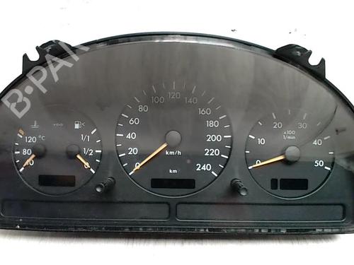 Used Instrument cluster MERCEDES-BENZ M-CLASS (W163) ML 270 CDI (163.113) (163 hp) 25420428
