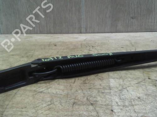 Used Front windshield wiper arm PEUGEOT 5008 (0U_, 0E_) 2.0 HDi (163 hp) 28685821
