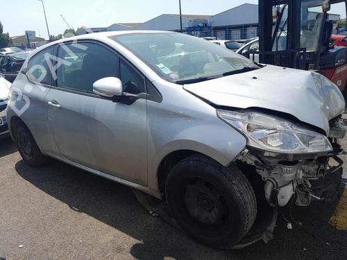 Interior roof light PEUGEOT 208 I (CA_, CC_) 1.2 VTI 82 | BP28358104I8