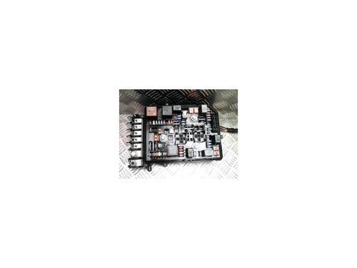 Used Fuse box OPEL ASTRA K (B16) 1.2 Turbo (68) (131 hp) 25429682