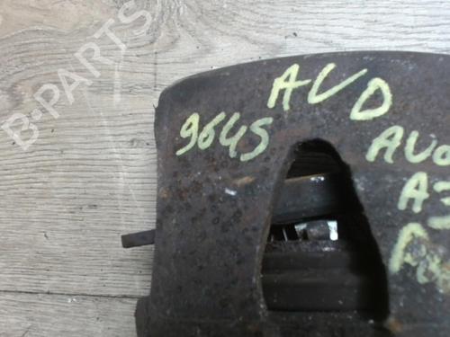 Używane Zacisk hamulca przedniego prawego AUDI A3 (8L1) 1.8 (125 hp) 29004822