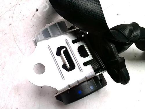 Used Rear left seatbelt VW POLO IV (9N_, 9A_) 1.4 16V (75 hp) 31238921