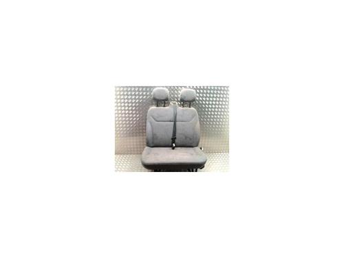 Used Right front seat RENAULT TRAFIC II Van (FL) 2.5 dCi 135 (FL0D) (135 hp) 25431432