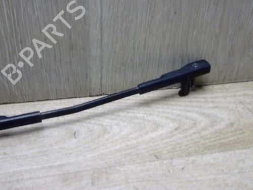 Used Front windshield wiper arm SKODA OCTAVIA II (1Z3) 1.9 TDI (105 hp) 25413939