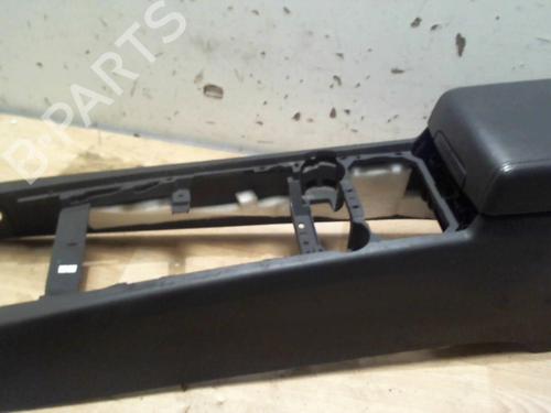 Used Middle console VW TOUAREG (7LA, 7L6, 7L7) 5.0 V10 TDI (313 hp) 31233951