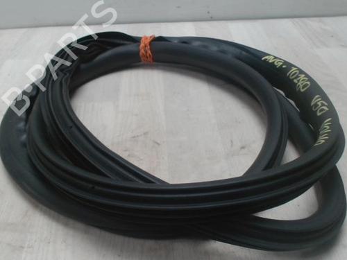 Used Rubber door seal VOLVO V50 (545) 2.0 D (136 hp) 31234213