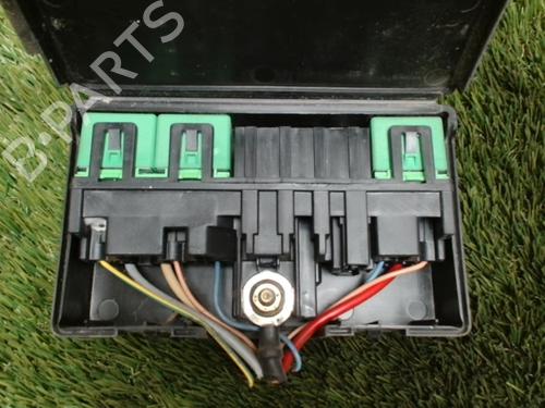 fuse-box-peugeot-307-3ac-2000-2001-2002-2003-2004-2005-2006-2007-2008-2009-2010-2011-2012-31228441 main image