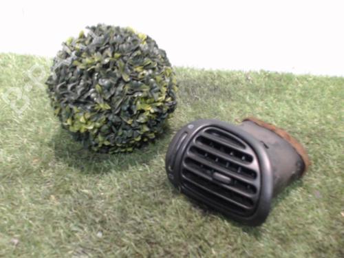 Used Air vent CITROËN XSARA (N1) 1.6 16V (109 hp) 25392747