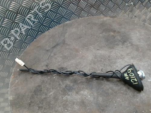Antena/Base Antena/Base RENAULT TWINGO III (BCM_, BCA_) 1.0 SCe 70 (71 hp) 33906977 33906977