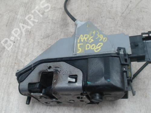 Venstre bagtil lås PEUGEOT 5008 (0U_, 0E_) 1.6 HDi (112 hp) 31229059