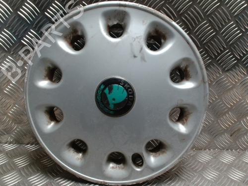Used Hub cap SKODA FELICIA I Estate (6U5) 1.9 D (64 hp) 30769483