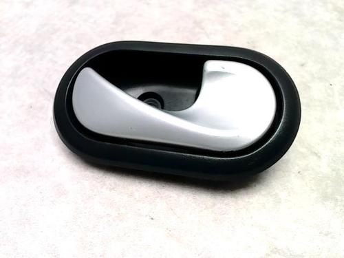 Used Front right interior door handle DACIA SANDERO 1.4 MPI LPG (72 hp) 31239504