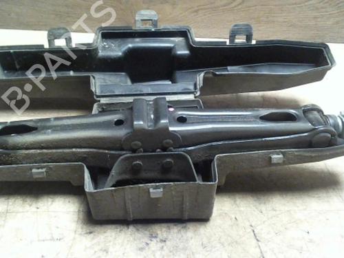 Used Jack Kit CITROËN XSARA (N1) 1.8 i (90 hp) 31236007