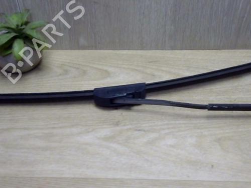 Used Front windshield wiper arm TOYOTA YARIS (_P1_) 1.4 D-4D (NLP10_, NLP10R) (75 hp) 25383254
