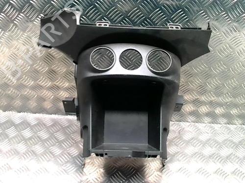 Console centrale MITSUBISHI OUTLANDER II (CW_W) 2.0 DI-D (CW8W) (140 hp) 31227128