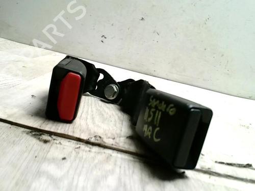 Used Seat buckle DACIA SANDERO II 1.5 dCi 75 / Blue dCi 75 (B8JW, B8M4, B8AH, B8M7, B8M6) (75 hp) 25425792