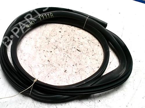 Gummilist NISSAN NOTE (E11, NE11) 1.5 dCi (86 hp) 32871488